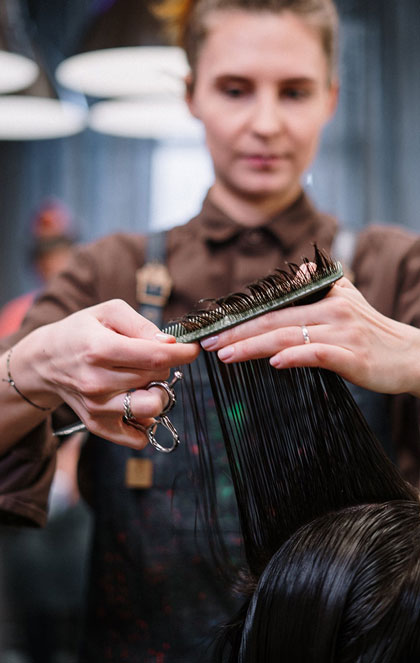 "Best Beauty Parlour for Hair Style"